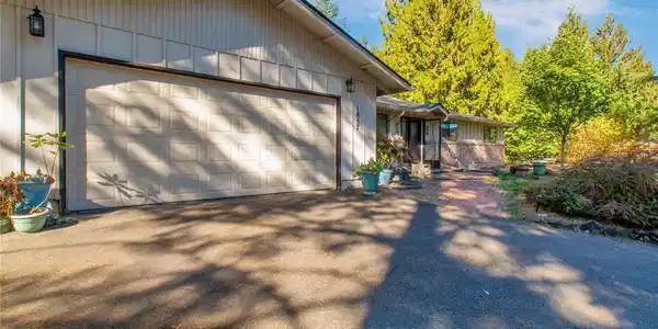 1857 Lakemoor SW