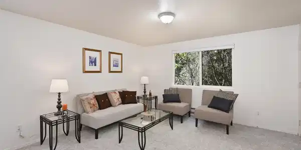 14029 Greenwood N