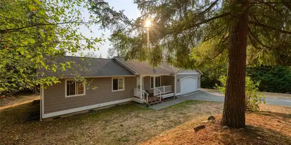 373 Deerhaven