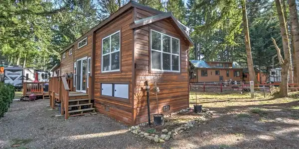 1546 Reservation SE
