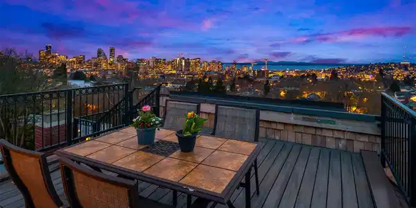 811 14th E