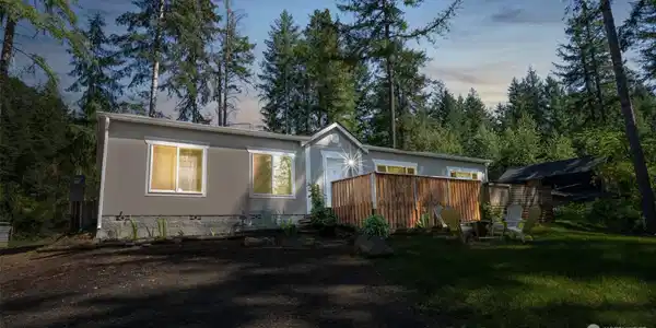 1050 Collins Lake