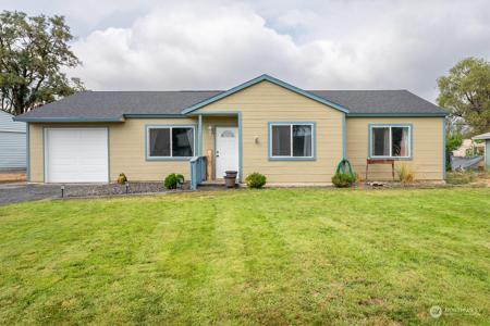1303 Pershing
