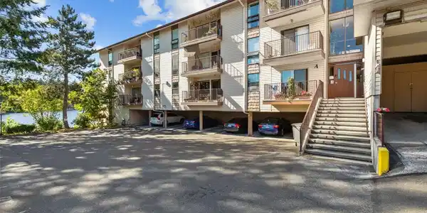 13201 Linden N