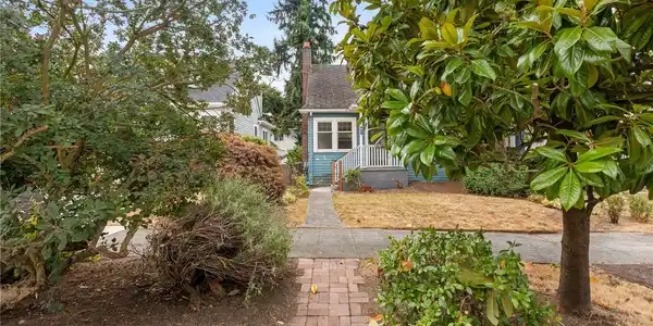 543 NE 84th