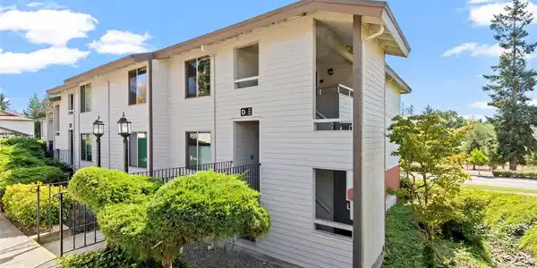 23501 Lakeview
