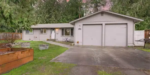 17827 64th NW