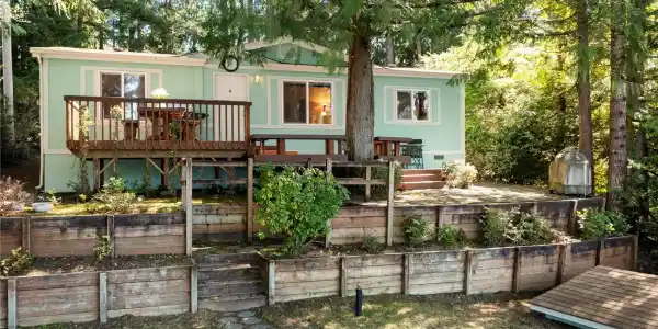 730 Phillips Lake Loop