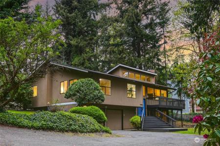 2211 Lake Sammamish NE