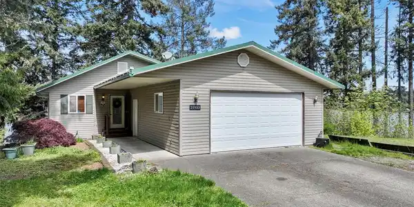 21933 Promontory SE