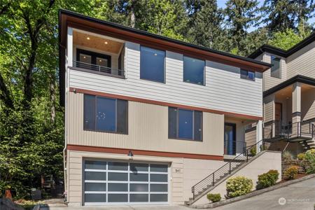 1847 Lake Sammamish SE