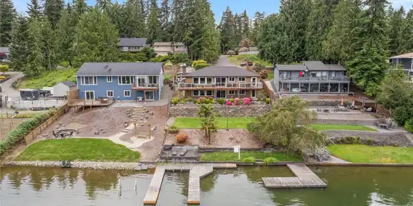 4701 Lakeridge E