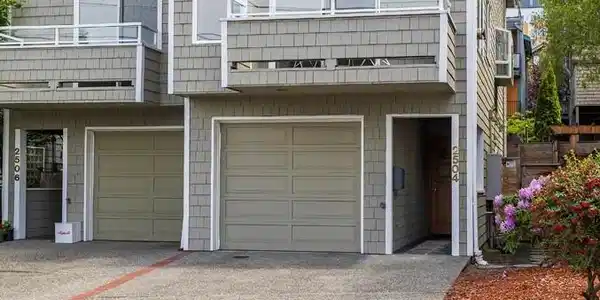 2504 Fairview E