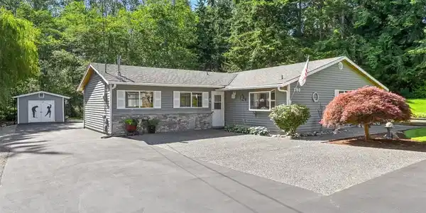 390 Glengarry