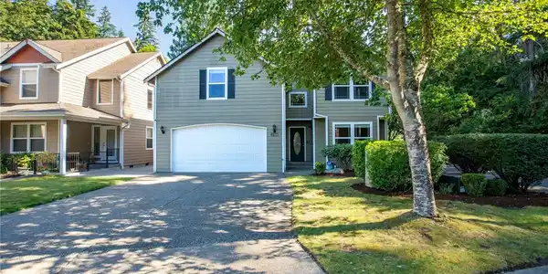 6103 37th SE
