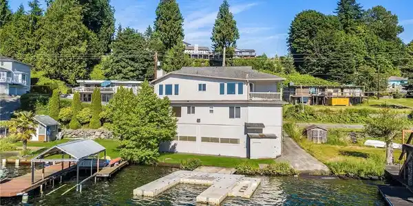 422 Lake Stevens