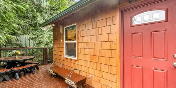 6417 Adams Log Cabin