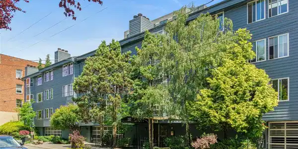 210 Boylston E