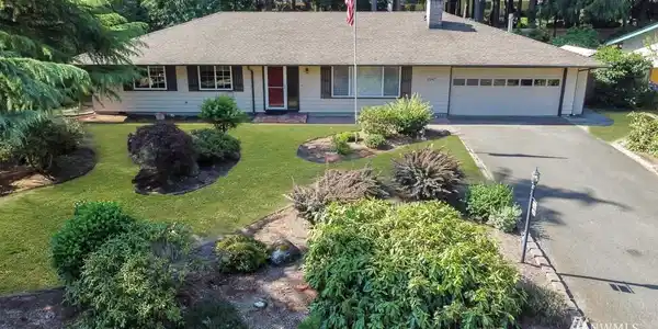 6947 Timberlake SE