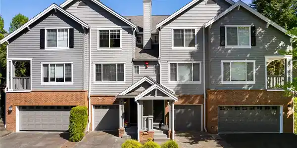 4122 248th SE