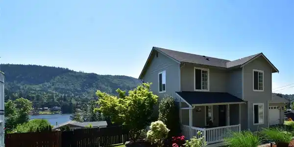 18223 Montborne
