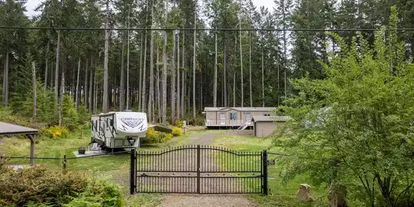 610 Mason Lake E