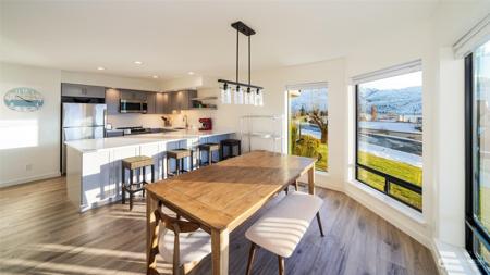 100 Lake Chelan Shores