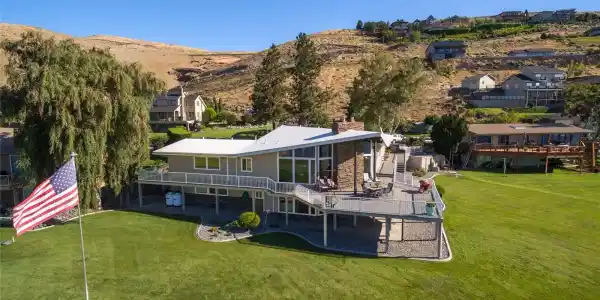 2425 Basalt NW