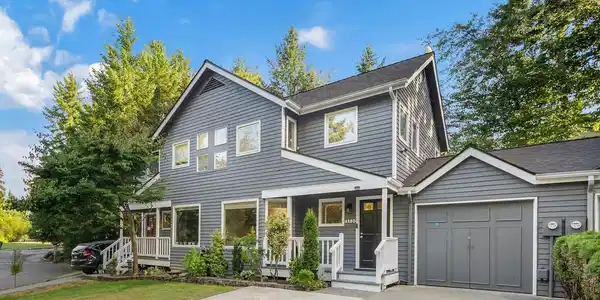 4185 244th SE