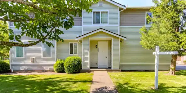 1373 Hudson