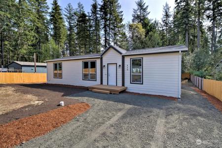840 Lakeshore W