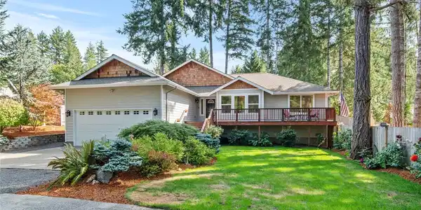 183 Village View