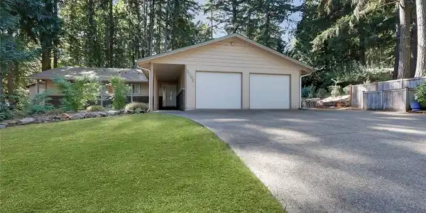 2095 Lakemoor SW