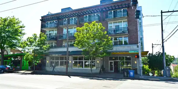 125 Lynn
