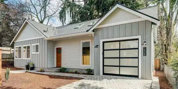 14328 Phinney N