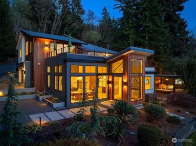 2662 Lake Sammamish NE
