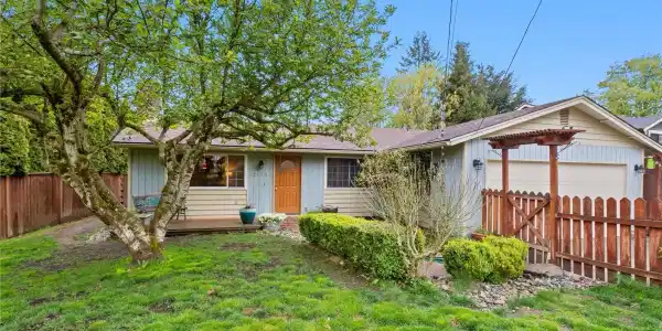 2133 254th NW