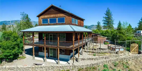 212 Twin Lakes