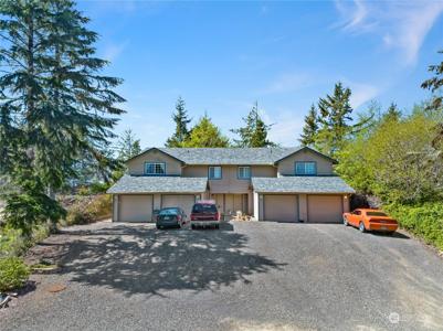 591 Sunset NE