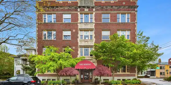 233 14th E
