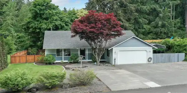 8333 Lake Forest SE