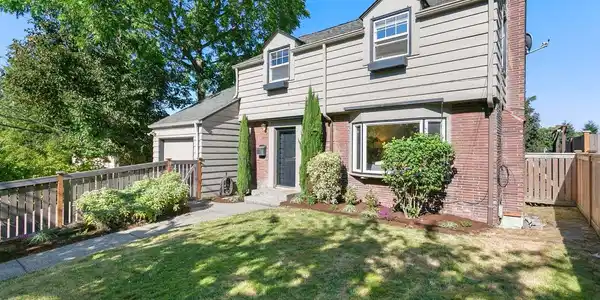 7350 19th NE