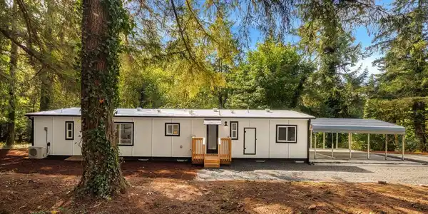 4605 Toutle SE