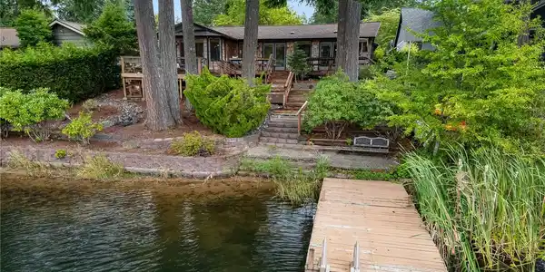 100 Lakeshore