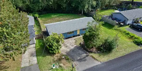 7522 Lakeside SW