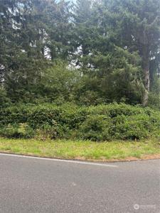 738 Duck Lake SE
