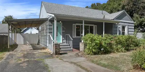 647 Oregon Way
