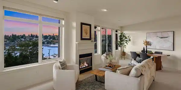 3217 Eastlake E