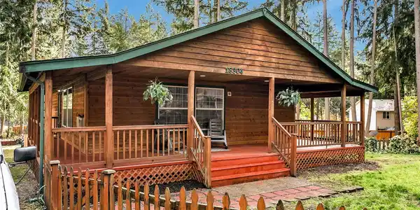 18304 Blue Hills SE