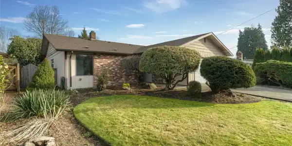 820 7th SW